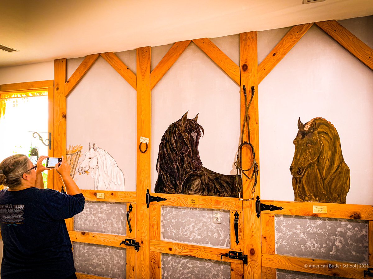 ButlerInn's tweet image. The Story of 3 #horses once upon a time they were at this house, coming back to life by great artist @amandabuck 

BUTLER HOUSE at The Cherry Creek Inn ART
We appreciate art
BUTLER.HOUSE | Love Amanda Buck 
#ButlerHouse #amandabuck #art #horses #travel #newyork #بتلر