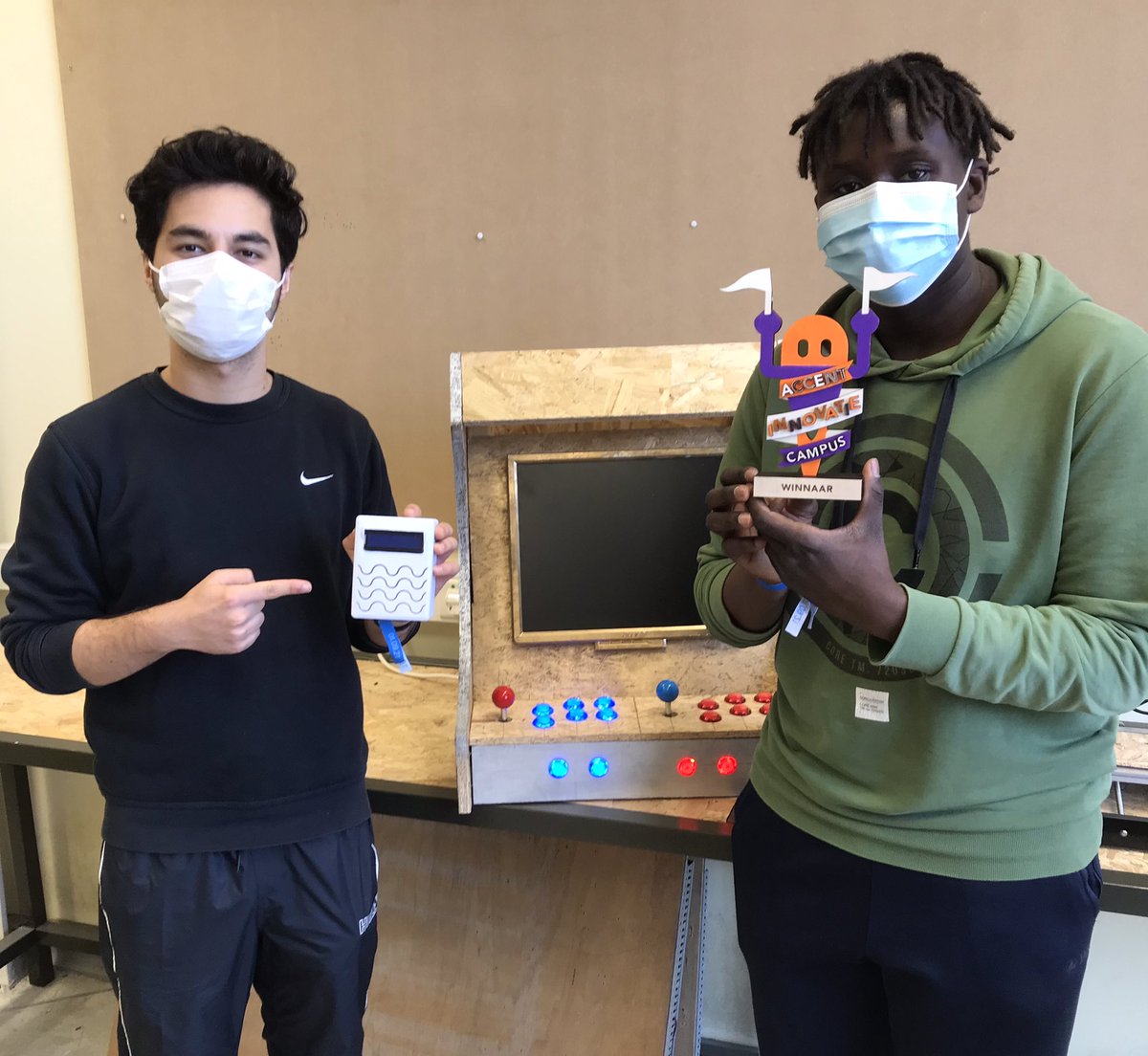 KTAMoBi's tweet photo. Onze 🏆 van #demeestinnovatieveschoolvanVlaanderen: terug te vinden in ons STEM &amp; D³TechLab!

#tecturascholen #scholengroepgent #fieroponsgo #stem #technischonderwijsisdetoekomst #accent #innovatiecampus #Tectura https://t.co/k5zxEJzC7T