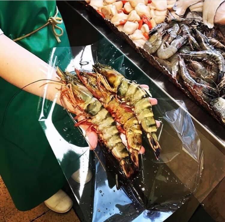 stockbridgefish's tweet photo. AT LAST,
Forecast is fantastic how about some fantastic seafood for the bbq,
Humongous gambas, ginormous scallops and succulent crevettes 👌
Also landing some beautiful cod,plaice,grey sole all fantastic with a nice crunchy salad, sunshine ☀️ food,
Home delivery available https://t.co/wrmMYTJyKH