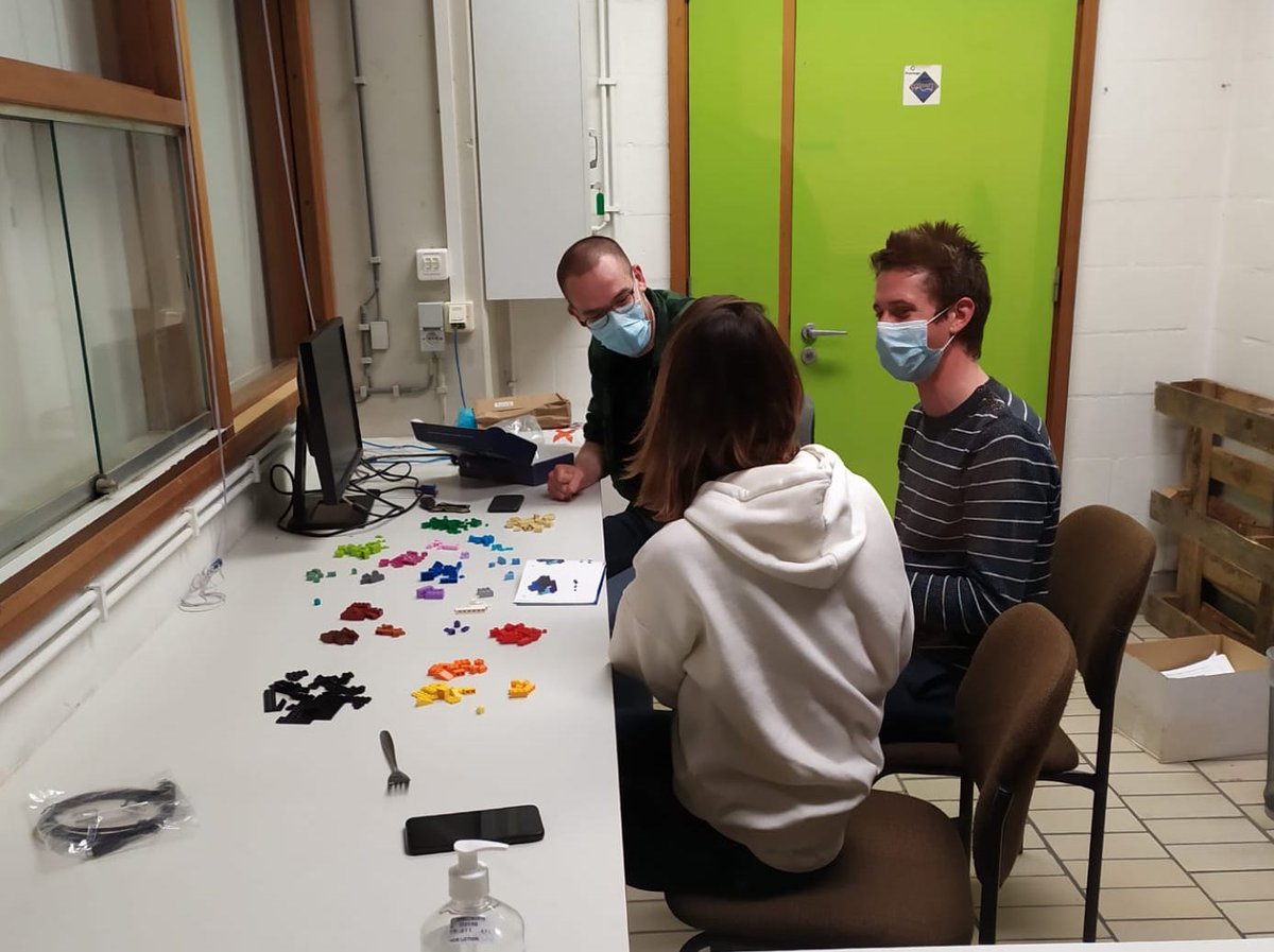 Svanuytven's tweet photo. Thanks @10xGenomics for the awesome brain Lego set! It took two PhDs and one post-doc to (almost perfectly) assemble it, but it succeeded in making us feel like kids again :). Let's hope our future Visium experiments run equally well...
#singlecellforce #phdlife #science https://t.co/wzxRbrexAQ