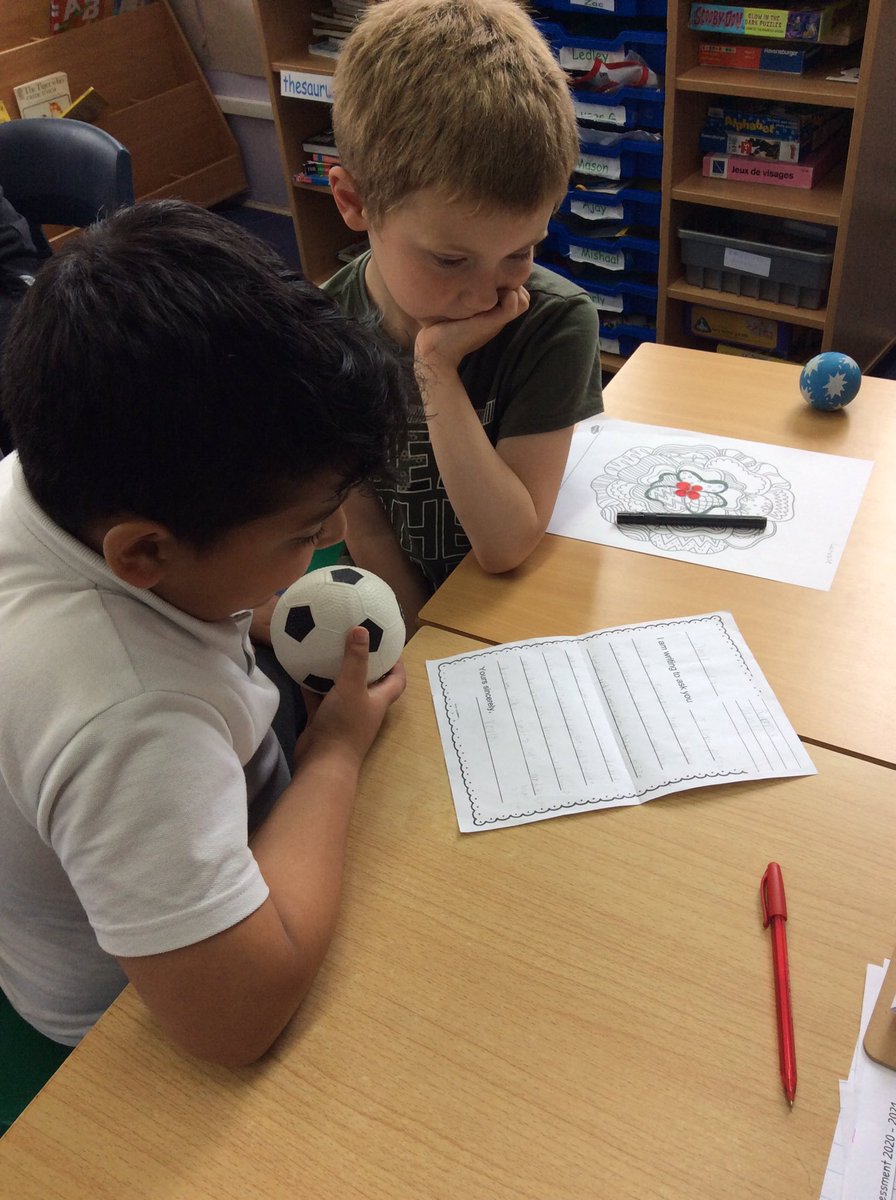 Room3woodside's tweet photo. Very excited to read letters from Room 9 answering the letters we wrote to them! They answered our questions really well and told us about themselves.@Room3woodside @MissRoche2 @woodside_school @WoodsideRRS https://t.co/2XhCtH2Raq