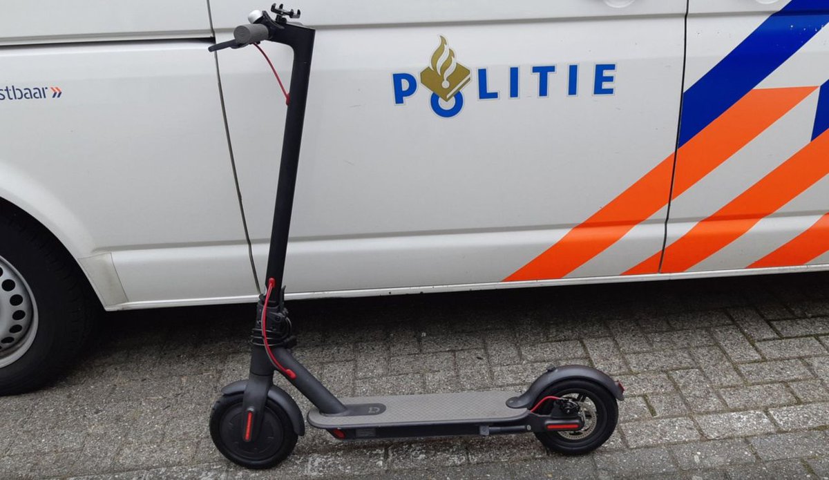 Nu op Hollands Kroon Actueel: "Politie waarschuwt eigenaren elektrische steps om niet op de openbare weg te rijden" | #eigenaren #elektrische #hollandskroon #openbare #politie #steps #verboden #waarschuwt #weg ..