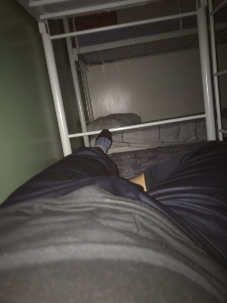 icxlrrr's tweet photo. Ako lang mag isa sa sleeping quarters sa office 😩 #jakol #bagets #officejakol TARA NAAAAAA!!! https://t.co/5cvs73KmJ9