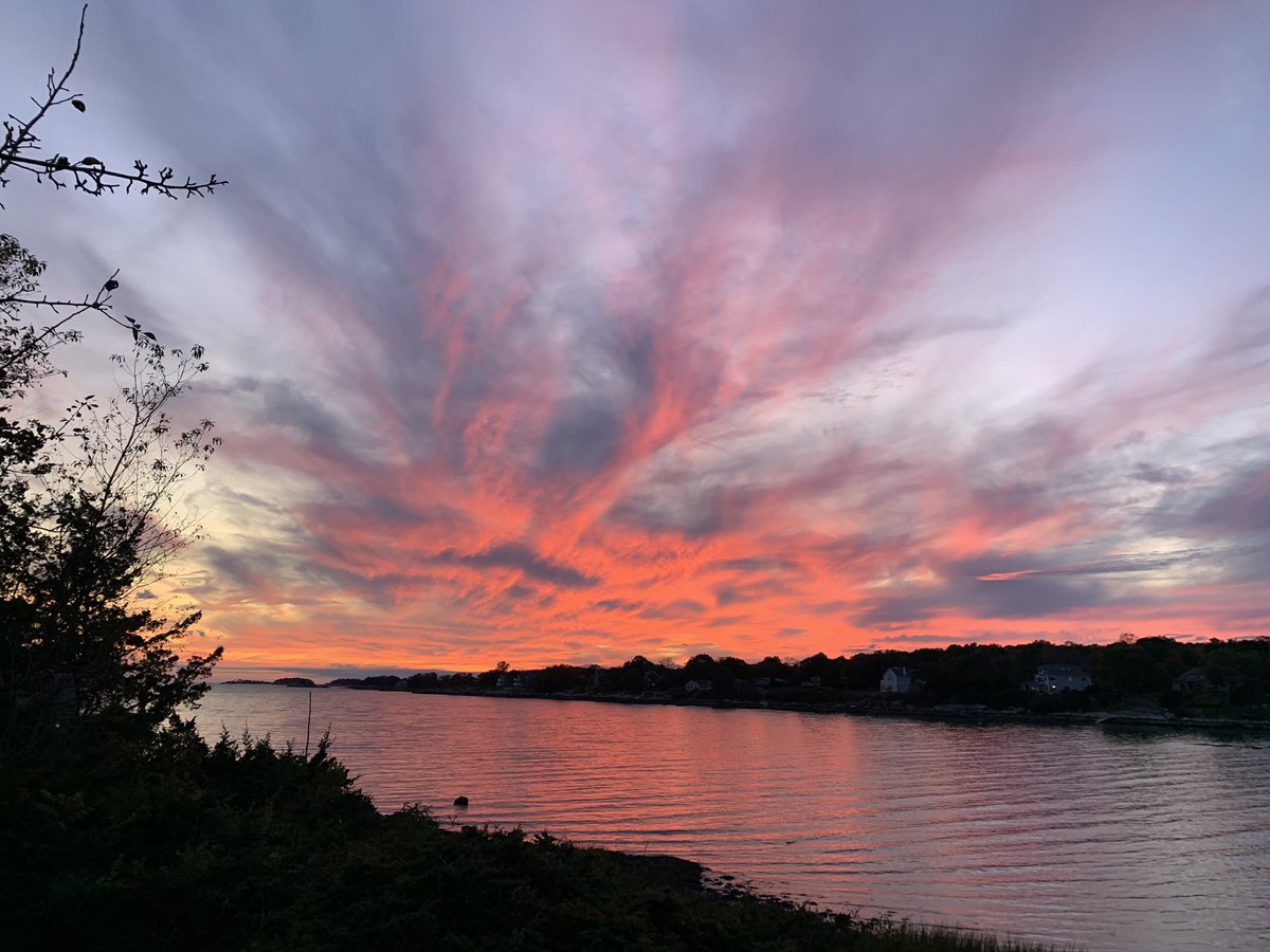 MegaeraR's tweet photo. From the deck at my cottage! First and last thinking spot each day. #Grateful #Peace #OPENAllWeek https://t.co/tPIHpsQVGM