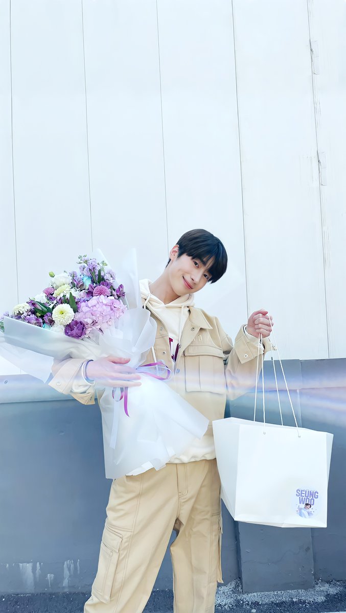 snooooo_S's tweet photo. 수고했오♡

#사랑스러웠던_봄날의_슈슈
#SiwooAgainSoon https://t.co/XaEdwwsfPZ