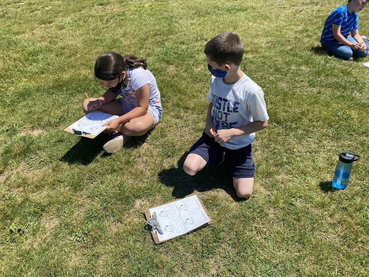 mlieberman89's tweet photo. The third graders did such a nice job working with partners outside :) @esbrownschool @superswansea16 https://t.co/jeJnfuQIKt