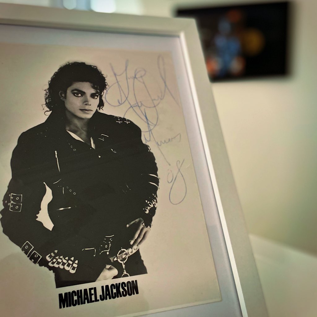 MarcosCabota's tweet photo. Memories... ❤️
“Love Michael Jackson, Marcos ‘08” https://t.co/31Ed5JJ20K