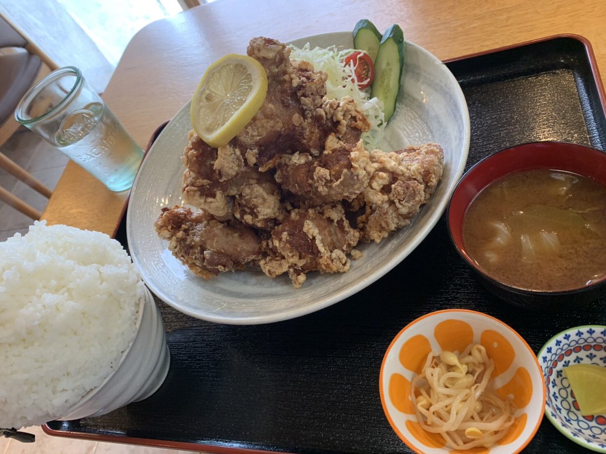 Chimichi617's tweet photo. 今日の昼飯
　お米1Kgは食べ切れたけど唐揚げは12/14個だった、、、
#胃袋小さい https://t.co/O6ZpXdg3hC