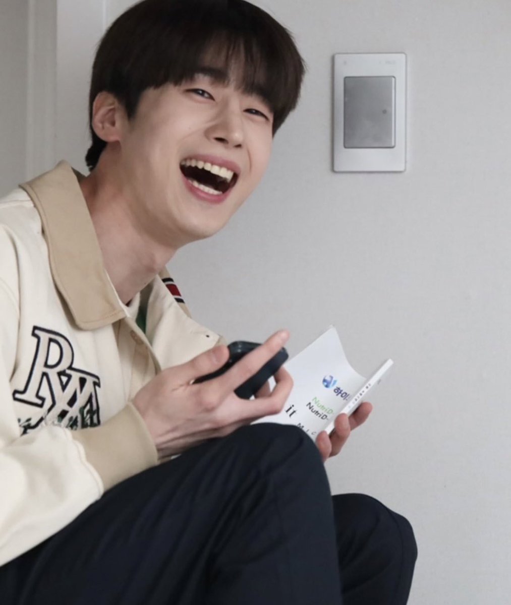 H_G_H_L_D_C_J_A's tweet photo. #사랑스러웠던_봄날의_슈슈
#SiwooAgainSoon
승우덕에 따뜻한 봄을 맞이했고 승우덕에 따뜻하게 봄을 마무리 했네🙂🙂💜 행복한 추억이 생겼는거 였으면 좋겠네💜 https://t.co/PFYqnpMsGP