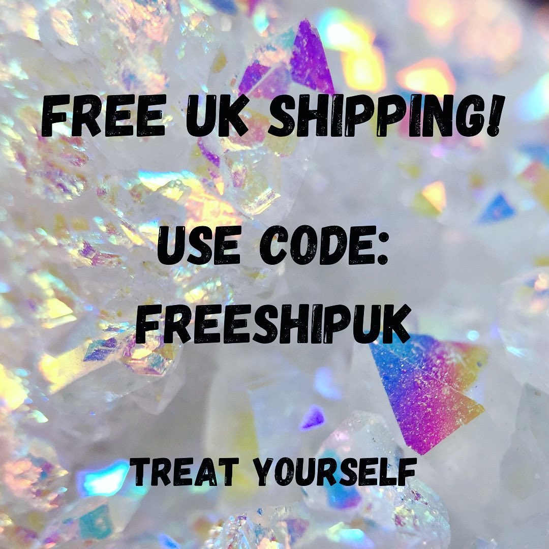 ✨Discover new brands this weekend with #FreeShipping on all domestic orders! 
Spread the #Independent #Business love ✨