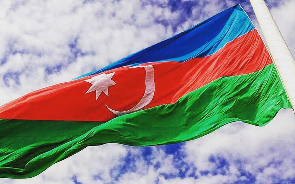 “Türk Milleti bağımsız yaşamış ve bağımsızlığı varolmalarının yegane koşulu olarak kabul etmiş cesur insanların torunlarıdır.Bu millet hiçbir zaman hür olmadan yaşamamıştır,yaşayamaz ve yaşamayacaktır.”

-Gazi Mustafa Kemal Atatürk

Can #Azerbaycan’ın Cumhuriyet Günü Kutlu Olsun