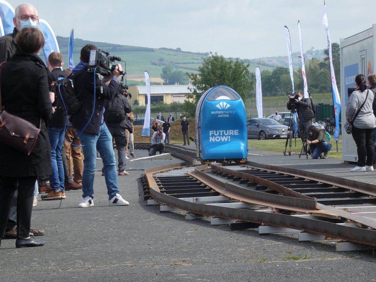 LorraineActu's tweet photo. #Nancy. #UrbanloopRecord : pourquoi cette capsule du futur sur rail vient de battre un record du monde https://t.co/3MgboozRwL via @actufr https://t.co/4h8rKC8CRE