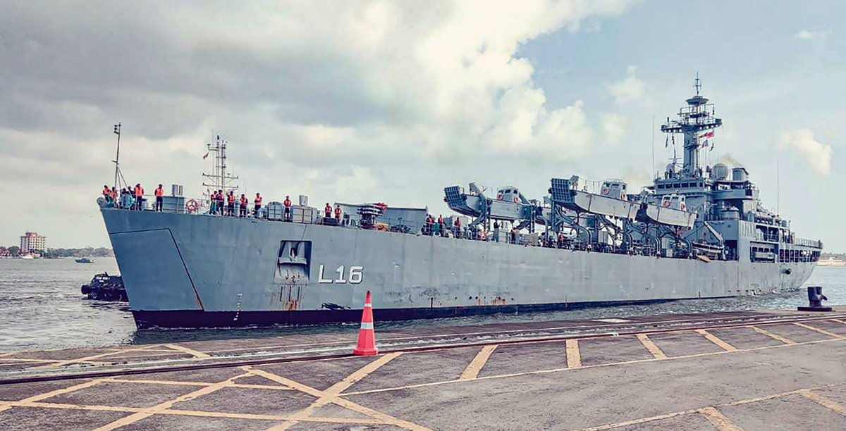Oneindia's tweet image. #INSShardul with 80 metric tons of #oxygen arrives At #KochiPort
oneindia.com/photos/ins-sha…

#IndianNavy #OxygenExpress #OxygenShortage #oxygencrisis #OxygenConcentrators #oxygenforindia