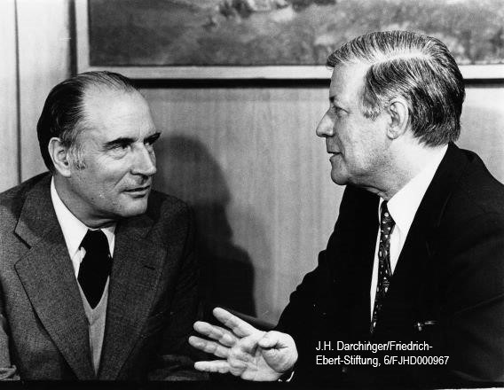 Mit <a href="/GGorce/">Gaëtan Gorce</a> <a href="/IFMitterrand/">Institut François Mitterrand</a> blicken wir auf die 🇩🇪🇫🇷 Beziehungen während der Präsidentschaft #FrancoisMitterrand zurück in einem Gespräch mit Botschafter <a href="/AmbDEenFR/">Ambassadeur Stephan Steinlein</a>, <a href="/jeanlouisbianco/">Jean-Louis Bianco</a>, Herta Däubler-Gmelin, Meik Woyke, @helenemiard 

📅3.6.
🕙18h

Anmeldung👉fesparis.org/de/aktuell/fra…