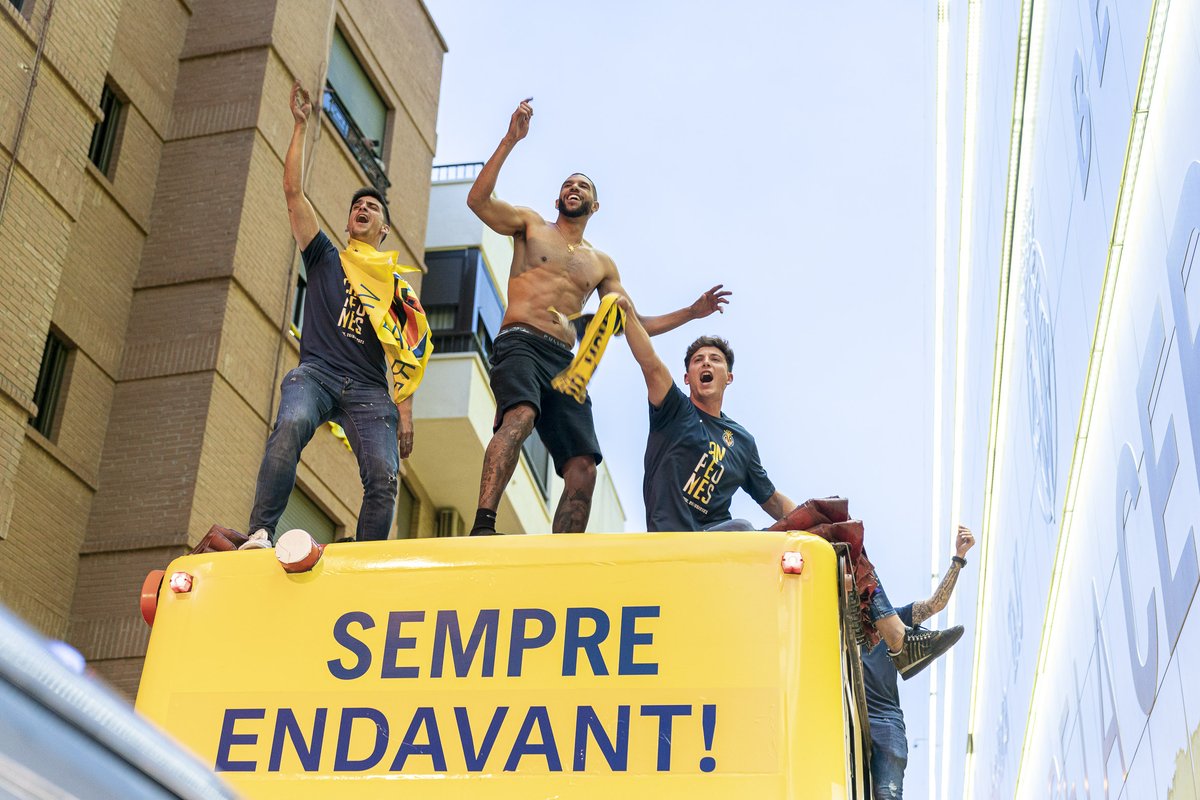 🌎 𝐎𝐍 𝐓𝐎𝐏 𝐎𝐅 𝐓𝐇𝐄 𝐖𝐎𝐑𝐋𝐃 🤩

📸: <a href="/VillarrealCF/">Villarreal CF</a> 

#UEL | #UELfinal