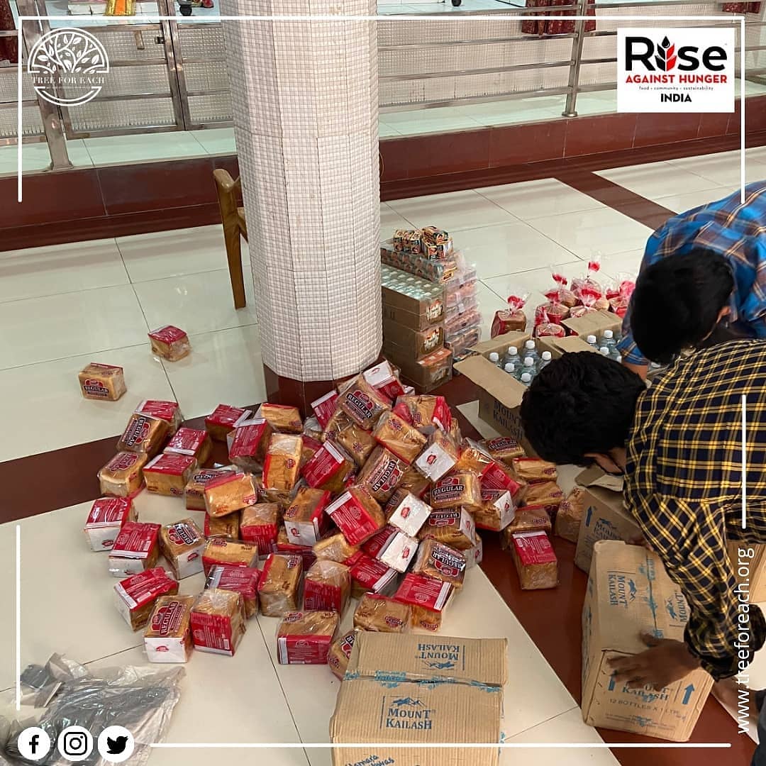 treeforeach's tweet photo. Ending hunger in Faridabad is a goal that is literally within our grasp. We the team of Tree For Each Foundation is distributing food packets to the people living on the streets.
#pandemic #treeforeach #IndiaFightsCorona #COVID #Hunger #coronavirus #Homeless #Faridabad #Haryana https://t.co/CLNmGwpncR