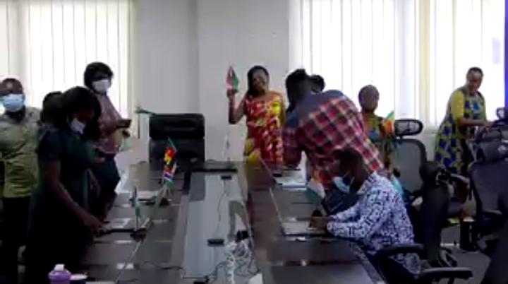 Dominica Una tweet media