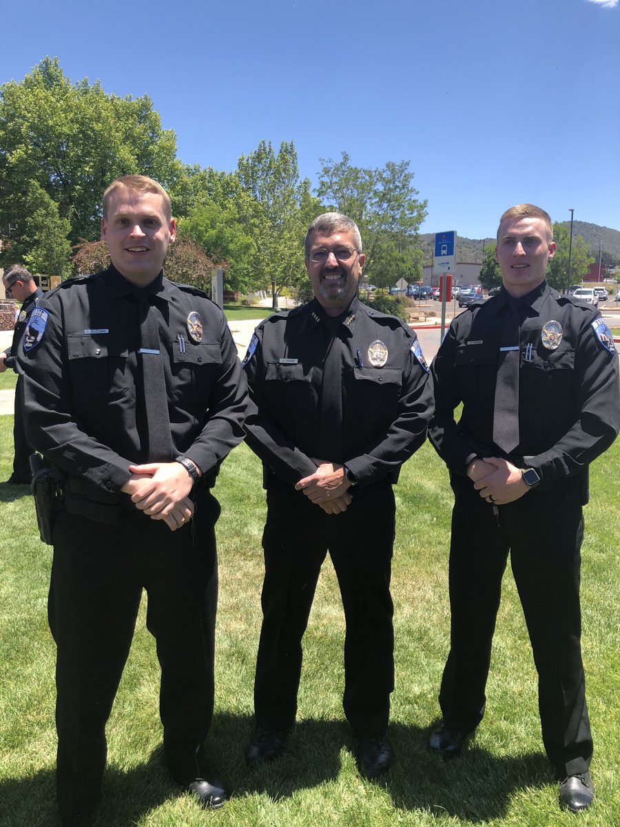 rjtisch's tweet photo. Congrats to Officers White and Buzzard on their academy graduation! ⁦@PaysonPd⁩ https://t.co/dCmJhvSG9T
