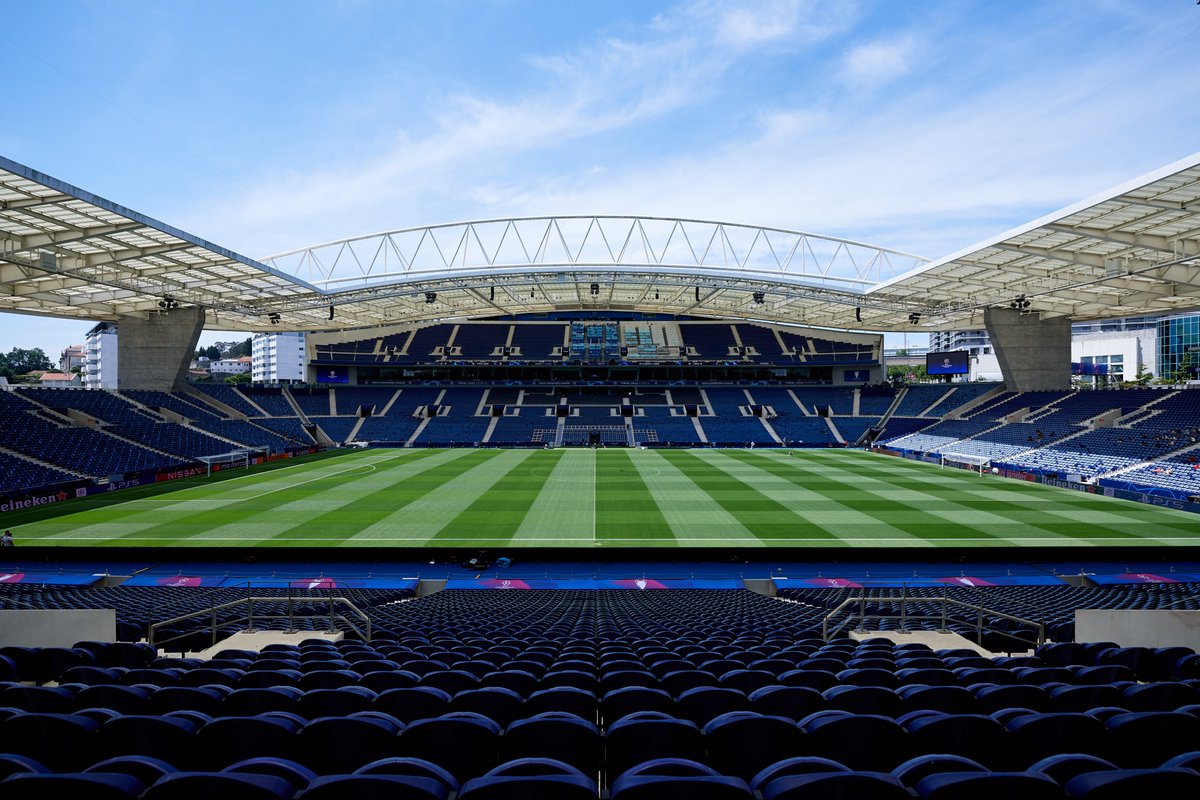 ChampionsLeague's tweet photo. 🏟️ Estádio do Dragão, Porto

The stage is set 😍

#UCL | #UCLfinal https://t.co/Bnx11fHYpP