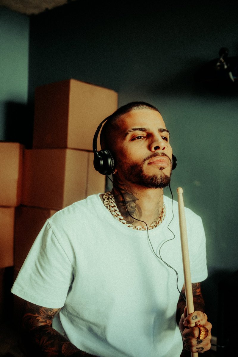 "Todo De Ti" by <a href="/rauwalejandro/">RAÚL</a> rises to a new peak of #6 on today's global Spotify chart with over 5.1 MILLION streams.

This is now Rauw's highest-peaking and his first ever top 10 hit on the chart, surpassing "Baila Conmigo" (#16).