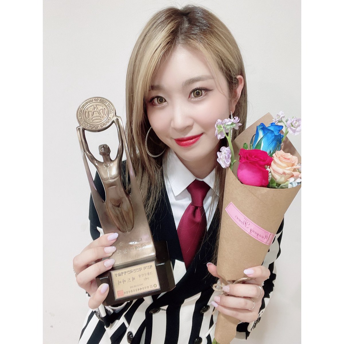 brasil_3ye's tweet photo. 📸| Tradução | 28.05.21

[#HAEUN] EYEs♥️ Graças a vocês, recebi um prêmio precioso!
Sempre quero te agradecer, te amo  muito💕

#3YE @3ye_official
#YUJI #YURIM #HAEUN https://t.co/Jozxx3FLVC