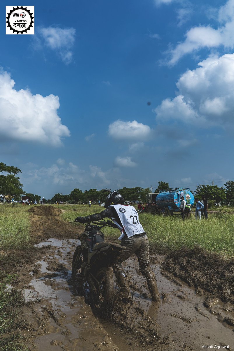 ChitrarathR's tweet photo. Go thru the mud they said
It isn't that deep they said. 
.
.
.
.
#cheetahontrack #cheetah #enduro #adventurebike #adventure #rides #bikers #bikersoul #alpinestars #quarantine #wefueladrenaline #mud #slushfun #offroad #monster #explorepage #exploremore https://t.co/iin9OJk3D3