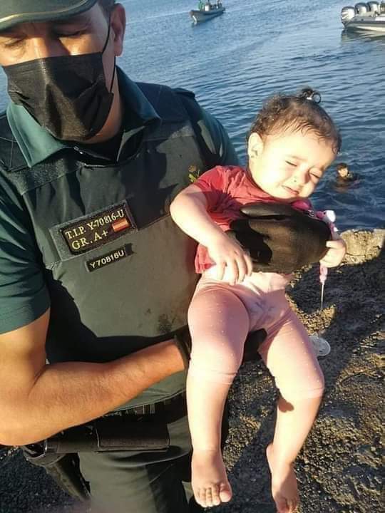 TifinaghGlobal's tweet photo. Criminales, Mandan Niños Como Chantaje Contra España, Y Ponen Sus Vidas En Peligro, Pregunto Dónde está derechos de los Niños, dónde Están Países Unión Europea
#UnionEuropean
#RepublicaDelRif
#TifinaghGlobal #ⵜⵉⴼⵉⵏⴰⵖ_ⴳⵍⵓⴱⴰⵍ
#YuftenEino #ⵢⵓⴼⵜⴻⵏ_ⵉⵢⵏⵓ
#Amnesty https://t.co/jaoXPbGpPa