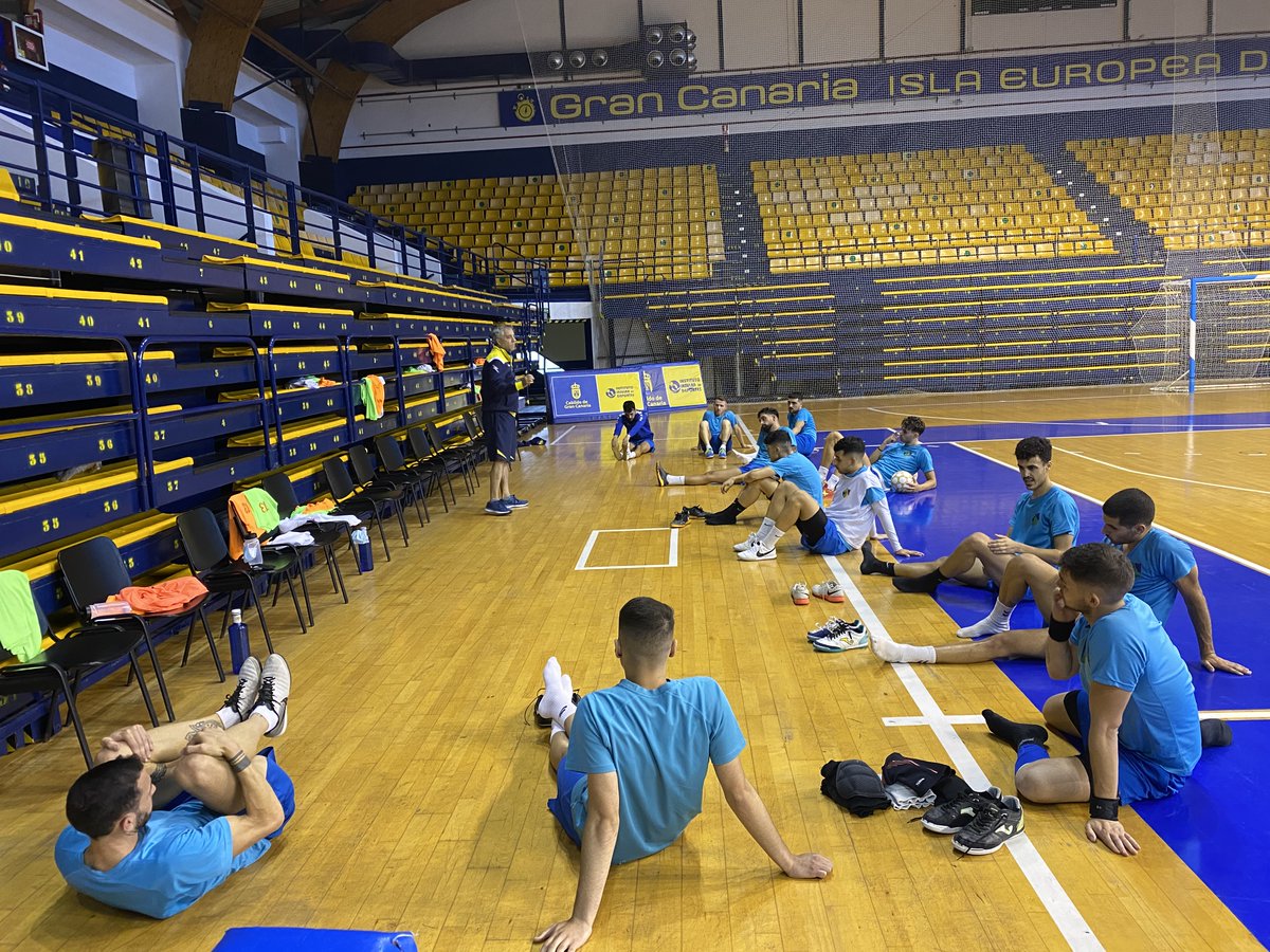 🟡🔵Este domingo conoceremos nuestro rival para el partido del play-off de ascenso 2ª División #futsal. Se jugará en el <a href="/CIDdeportes/">Centro Ins. Deportes</a>.
Para asistir hay que inscribirse en el siguiente enlace: enterticket.es/eventos/1er-pa…
#nimejoresnipeores <a href="/mdelasanta/">Mario de la Santa</a> <a href="/infonortedig/">Infonorte Digital</a> @laautonomica <a href="/marca/">MARCA</a>