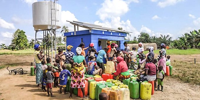 DRhdp's tweet photo. Le @Gouvci a inauguré récemment plusieurs adductions d’eau potable dans la région de #Moronou.
Les nouvelles installations bénéficient aux populations de N’Gohinou, Assahara et Assié-Koumassi.

Cela permettra l’approvisionnement en eau potable de 600000 personnes dans le pays. https://t.co/GYLBsY0nLE