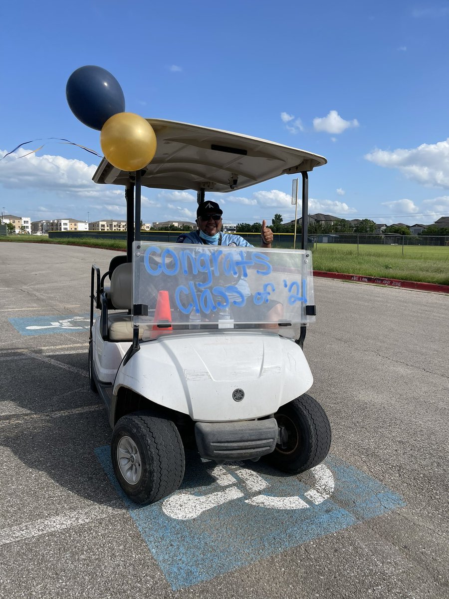 What a great parade! Congratulations to all Class of 2021 graduates but a special shout out to all our Green Tech seniors!💚🎉👏🏽🦅🎓