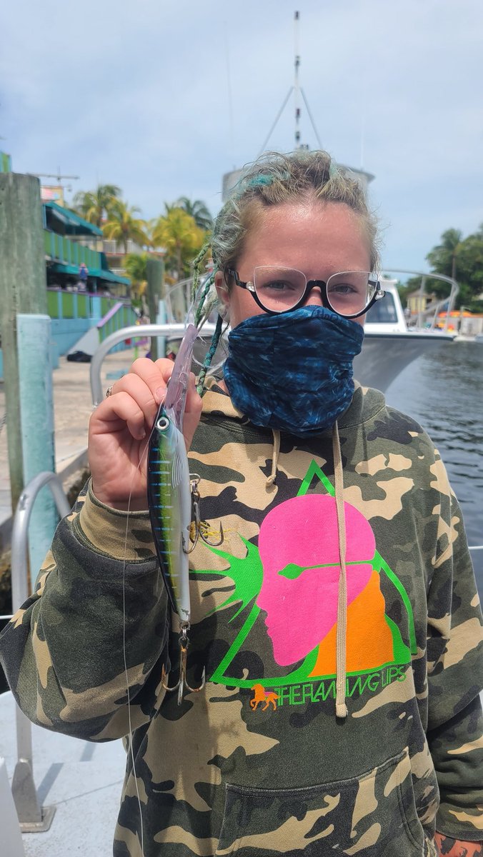 rainbowreef's tweet photo. Grace removed a rather gorgeous lure from the mooring line of the Bibb! https://t.co/EZb1noc39M