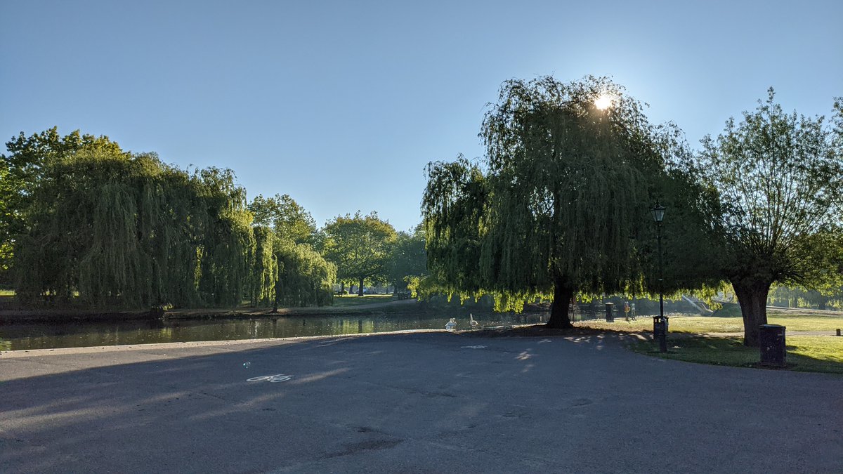 BedfordGirlsSch's tweet photo. Finally, beautiful sunshine! ☀️

Our talented crews and wonderful coaches are heading to the @nsr_uk this weekend. You can watch the racing on live stream here: https://t.co/h9dlQQtSPj

Go team BGS! 🚣🏼‍♀️💜 https://t.co/HRkyik3b5Z
