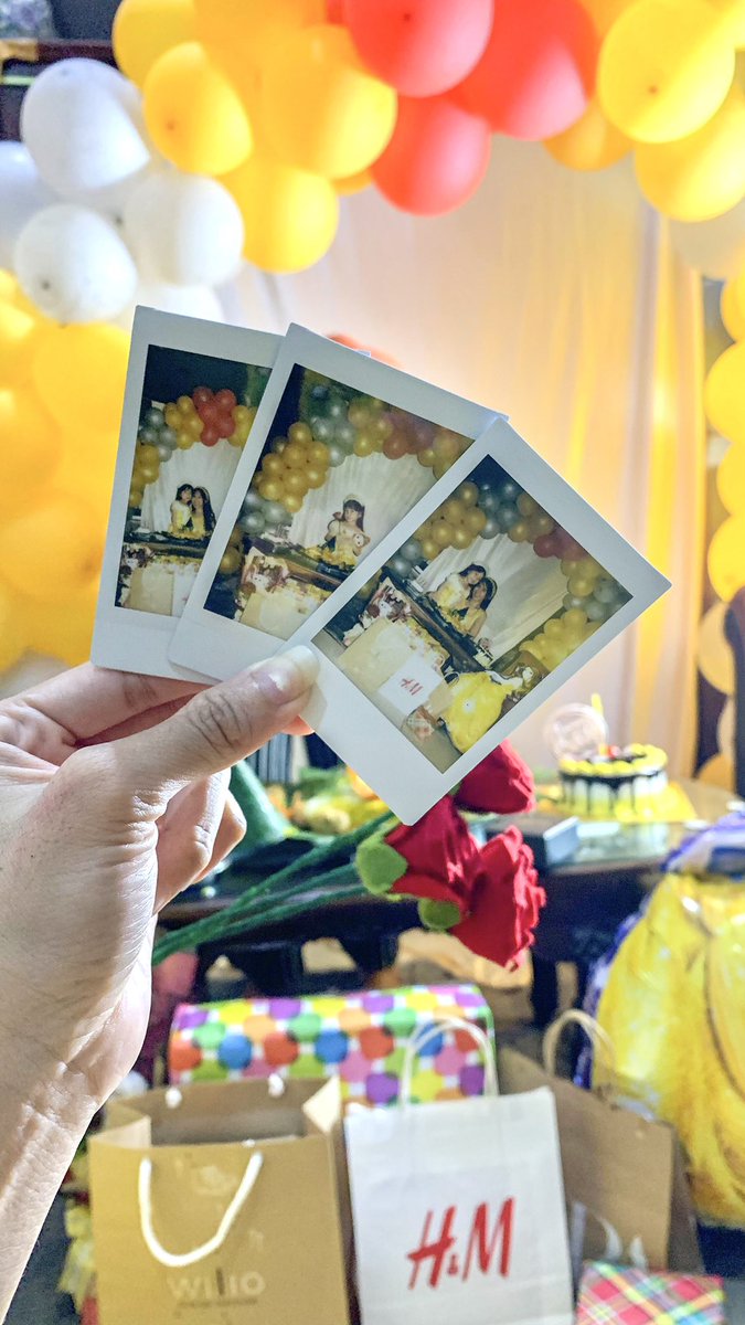 revizzarizza's tweet photo. Happiest birthday to the most lovely girl in the wurldd 🥰🙌🏻 momma loves you! https://t.co/Dzv93n4rMf