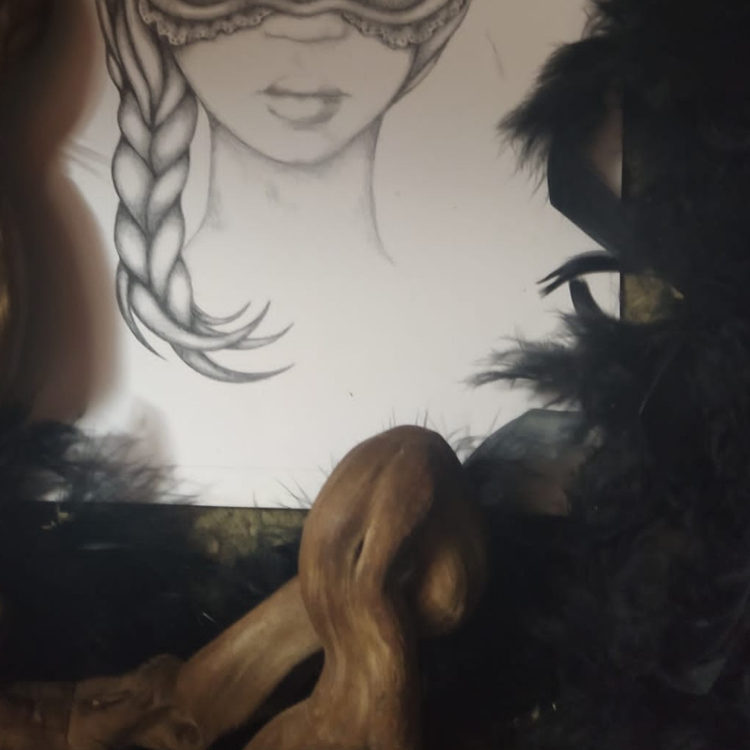 ¿Aún con hambre de más?
Las nuevas láminas de Sarah, en la tienda.
guerreras.es/tienda

"Investigué su origen y su significado en varias culturas, su estética, sus formas, que luego estudié y memoricé para a partir de todos esos datos (...)"