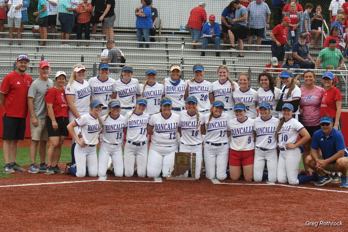 _kea01's tweet photo. Sectional champs! We aren’t done yet! #tytl #rebs https://t.co/eRg7c0zU8R