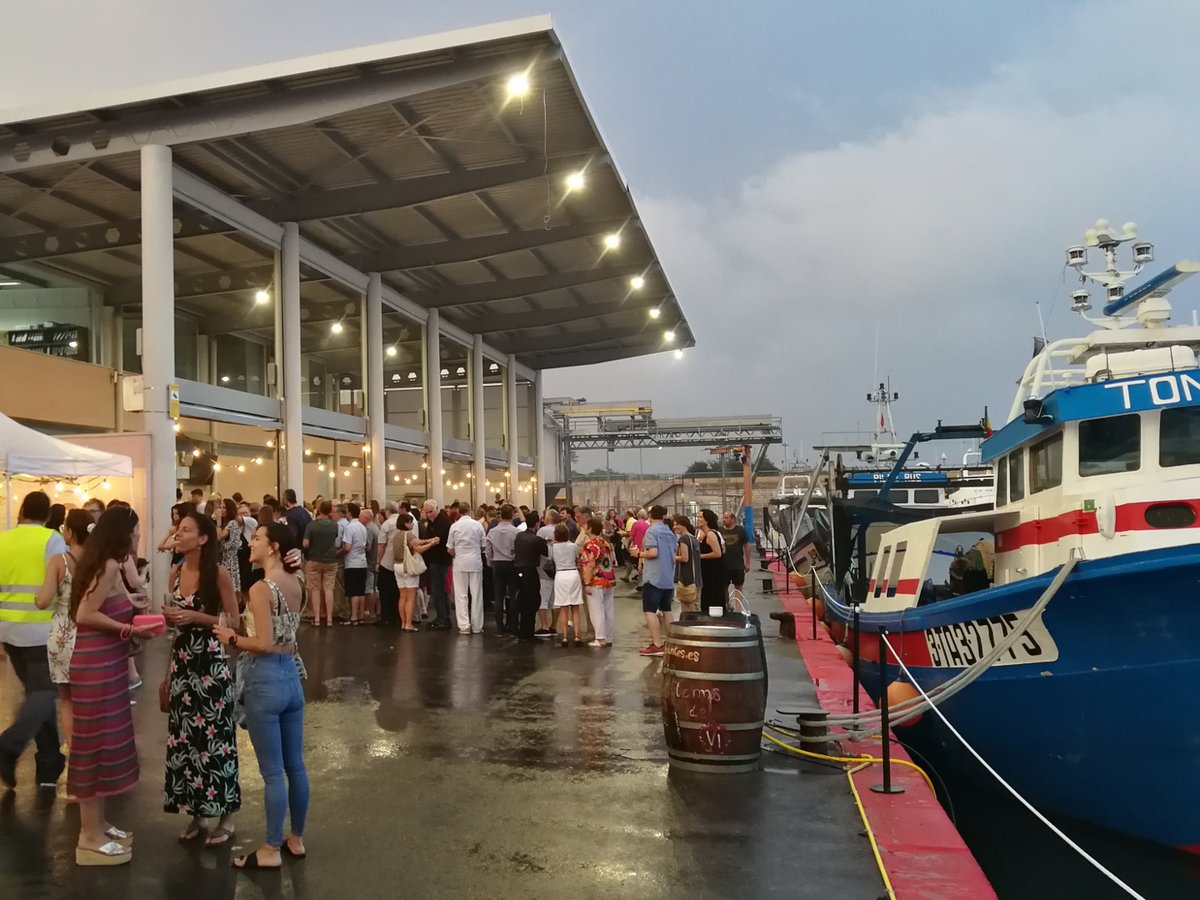 ajuntamentvng's tweet image. ✅🦐🐟Estem preparant la Jornada gastronòmica del peix i marisc, el dissabte 5 de juny a #VNG

No us la perdeu! Farem
🍾🥘un maridatge de mar i vi i al migdia, al port

🍴🐙Un sopar-degustació al vespre a la llotja del peix

❗️Reserveu el vostre tiquet!
ℹ️ vilanova.cat/noticies/detal…