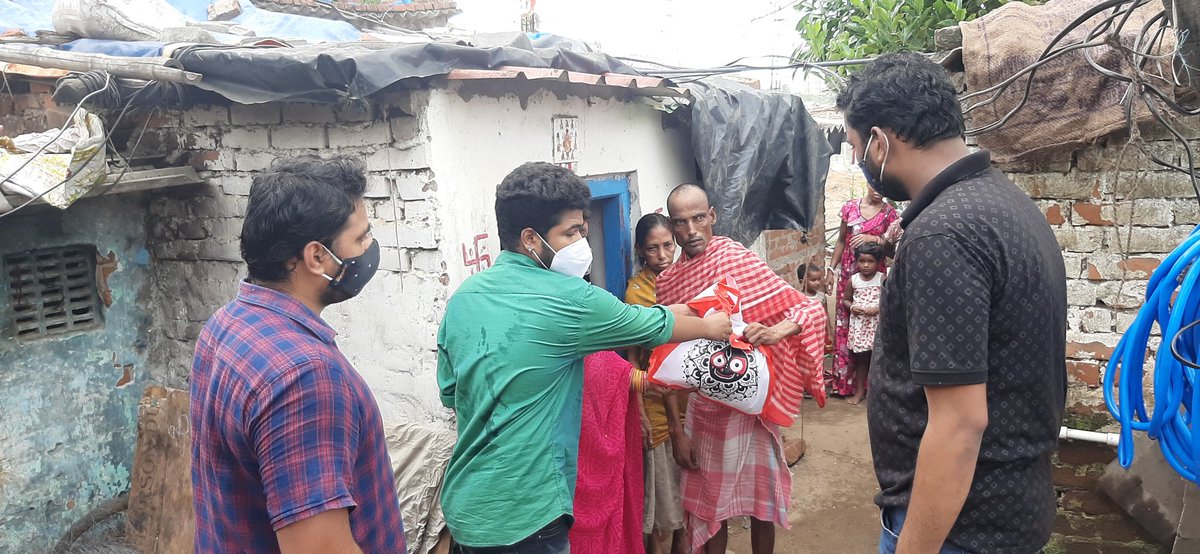 A_K_Dash_IYC's tweet photo. A little help of providing the needy people with basic ration & Grocery Kits goes a long way to sustain their family during this pandemic.
We #DYC_Puri team will continue to help those families who are in financial distress.
#InThisTogether
@IYC @IYCOdisha @pratibhaiyc1 https://t.co/kRzQIHh4ur