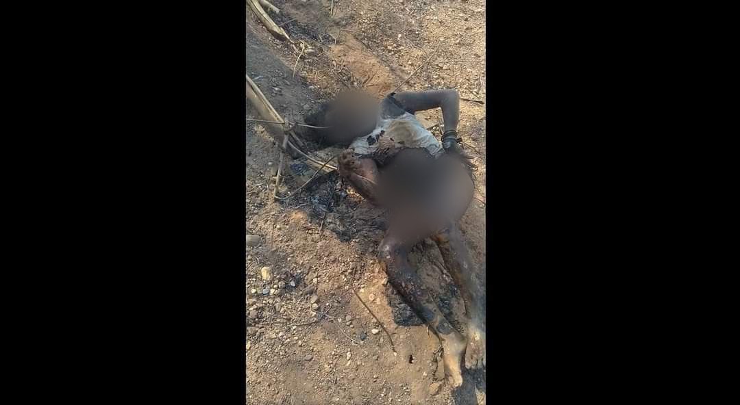 nslwin's tweet photo. GANGAW, Magway Region:

After a fight between SAC Terrorist Group and Yaw People's Defense Force near Ye Hla village on Kalay-Gangaw Road today afternoon SAC set 3 houses on fire and shot &amp; killed a civilian. 

#May28Coup #WhatsHappeningInMyanmar #MilkTeaAlliance https://t.co/nggT1MbsBo