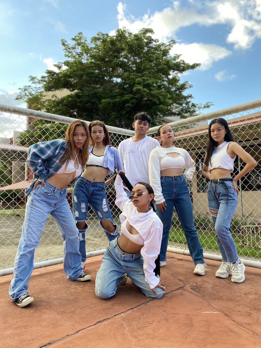 udt_official's tweet photo. 💙🤍 https://t.co/RsDdPIEHLU