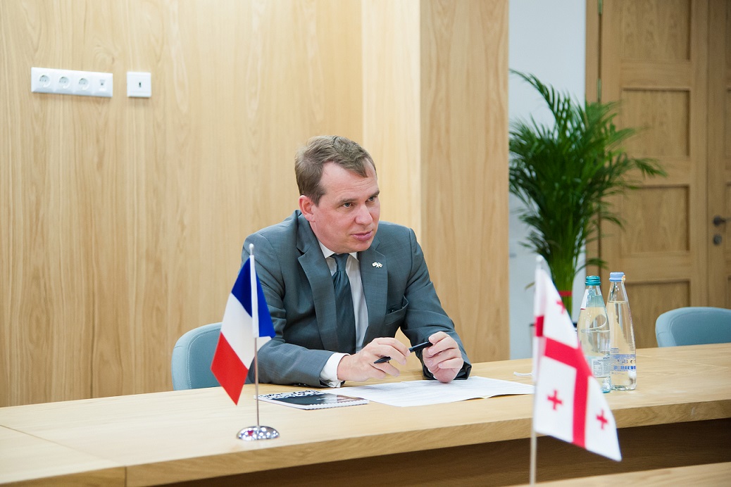 Chairman <a href="/m_davitadze/">Mindia Davitadze</a> and Ambassador of 🇫🇷 to Georgia <a href="/ColasDiego/">Diégo Colas</a> discussed cooperation plans and development of joint projects at the meeting held at #Sakpatenti Head Office➡️bit.ly/3fqEdQ6