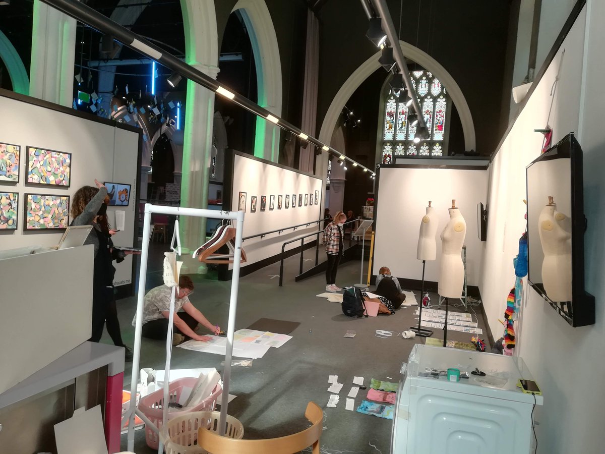 mahliaamatina's tweet photo. Amazing day last week setting up the exhibitions at Salisbury Arts Centre – now open! We have ‘Alternate Perceptions’ and #80WashingLines – A Wiltshire Takeover. Come on down and check them out! #visitsalisbury #salisburyartscentre @WiltsCreative https://t.co/oNryglO6eO