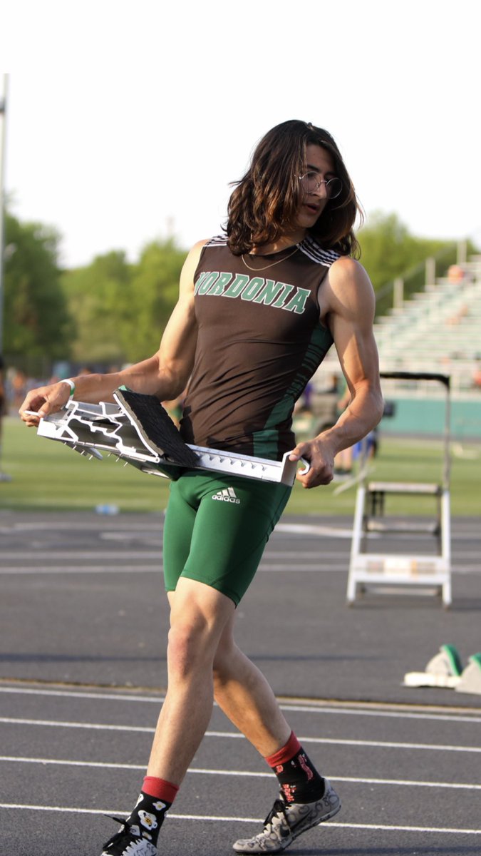 cooperjs2's tweet photo. Time for Track and Field Regional Finals @NHillsNews @nordoniamascot @JoeSuperintend1 @CaseyGWright @NHSAthletics1 https://t.co/9E8PBZuhkT