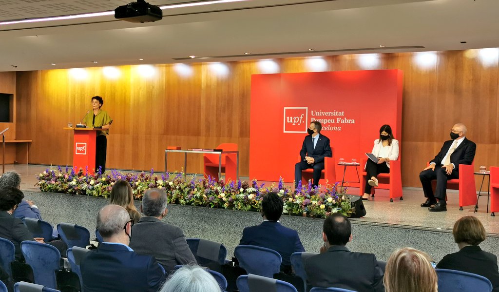 DaniCrespo_UPC's tweet photo. Enhorabona al nou #RectorUPF, l'@oriolamat. Avui he pogut assistir a la seva presa de possessió a la @UPFBarcelona. Estic segur que trobarem sinergies entre totes les universitats catalanes.
#UPC
#UnEquipQueTreballaraEnEquip https://t.co/LE2BBNd6Es