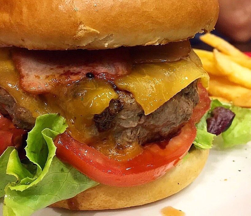 txofretaberna's tweet photo. 🍔🍗🍔El trío Lalalá: #pollotecombo, #burgergrosera y #burgertxuleta. ¡Pedidlos para este finde! Eramateko hondartzara, mendira edo etxera! #ezkurra #barezkurra #ezkurrataberna https://t.co/AdGrPvYvhm