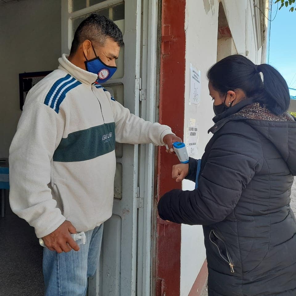 MartinFierroVA's tweet photo. Continuamos con las atenciones al público desde muy temprano en nuestra Sede, se otorga este servicio fundamental para las personas que muchas veces no cuentan con el conocimiento adecuado para realizar sus trámites y/o gestiones 👏🏻✌🏻

Nos seguimos cuidando entre todos y todas😷 https://t.co/eodIO6Phl7