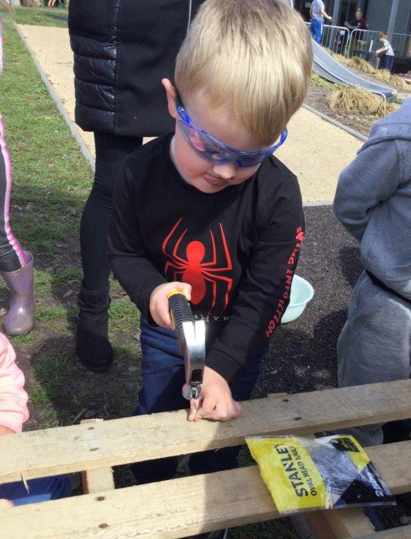 CherryTreeEYC's tweet image. We are working together to create some new seating for our garden.  Some really good problem solving skills &amp;amp; co-operation from the children in the Caterpillar room!