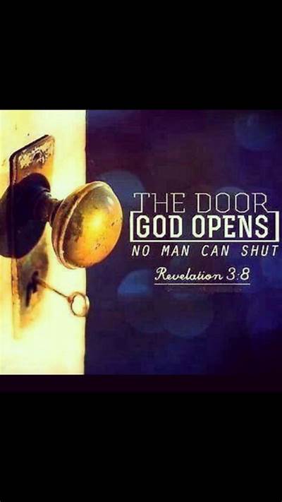 10C_HP's tweet photo. If we belong to God, let's keep our eyes on Him. There is no need to worry about what man has done or will ever attempt to do. #God 🙌🙏💕 https://t.co/8kaFGGBetg