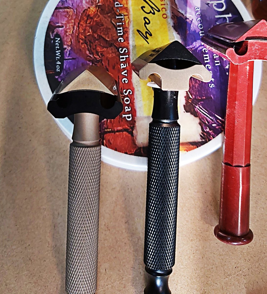 PAA Alpha Ecliptic Slant Razor
PAA classico Bay rum