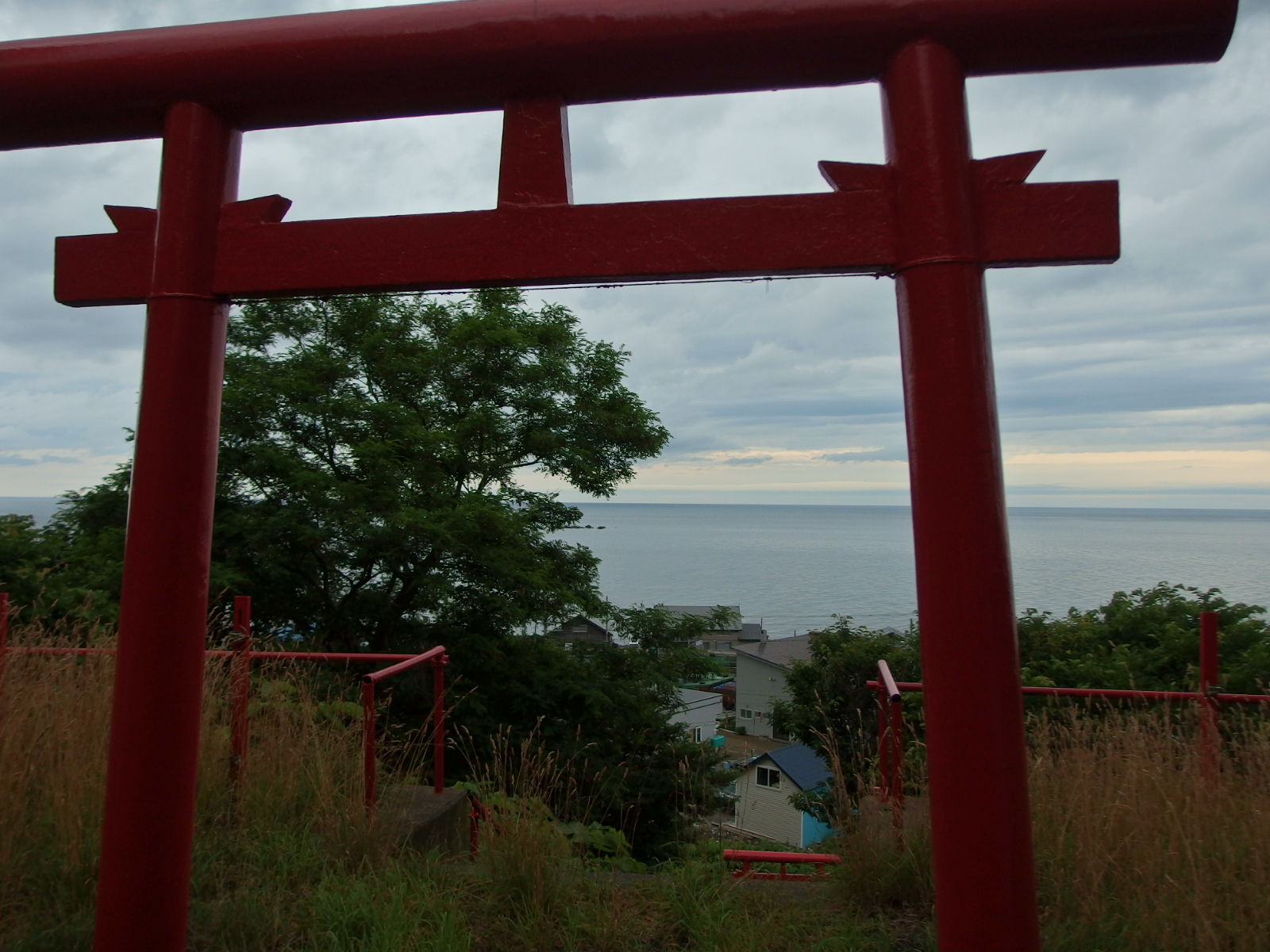 Km 増毛 雄冬神社 ここも駅stationのロケ地 映画の冒頭の結婚式のシーン 行ってみたら物凄く小さな場所でした 急坂の参道は 道南の太田山神社にも似てますね T Co Oxcmpjchez Twitter