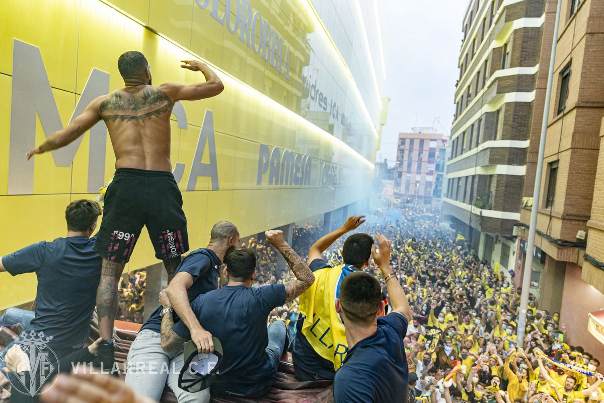 VillarrealCFen's tweet photo. 𝗪𝗛𝗔𝗧 𝗔 ��𝗛𝗢𝗧𝗢. 😍

#UELFinal
#ItsOurTime https://t.co/PwsVCigXdb
